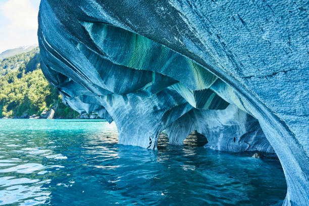 istock Marble Caves of Chile 923318106