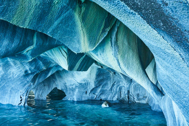 istock Marble Caves of Chile 923318116