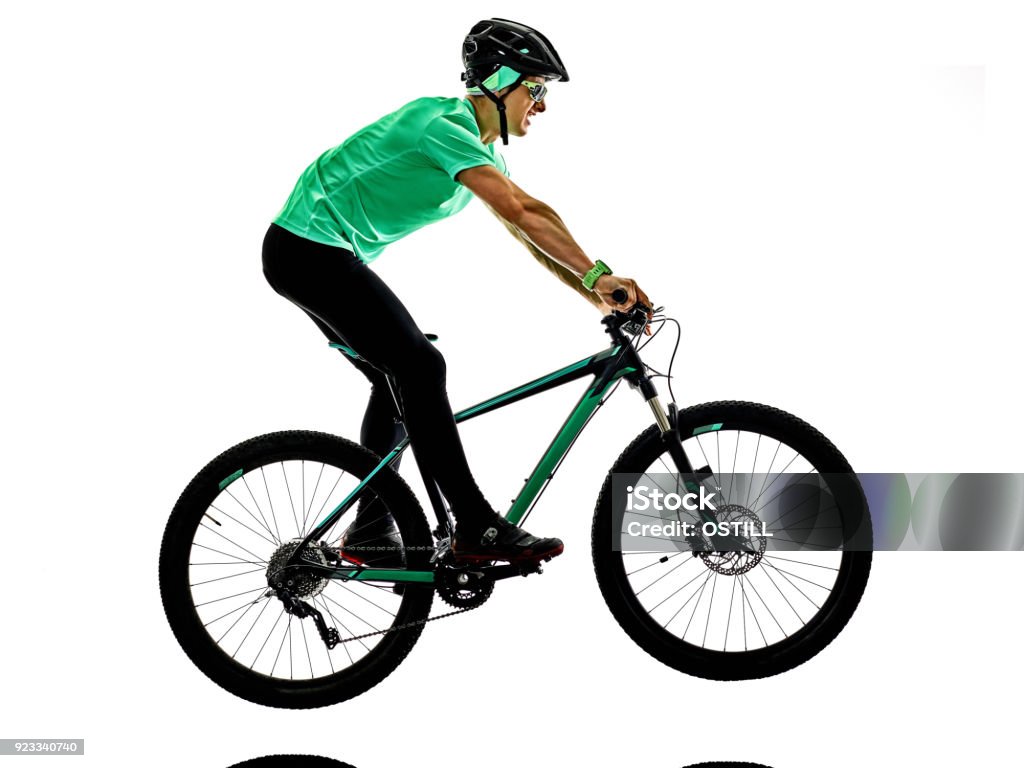 tenager niño montaña bicicleta rey aislado las sombras - Foto de stock de Ciclismo de montaña libre de derechos