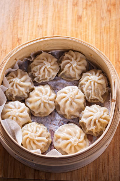 istock Chinese pork and vegetable dumplings 923382754
