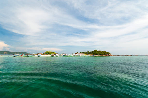 istock Beautiful tropical beach in Thailand 923393800