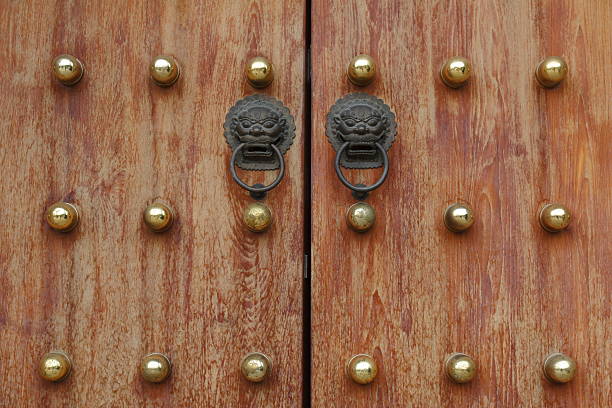 temple "entrée en chine - beijing temple of heaven temple door photos et images de collection