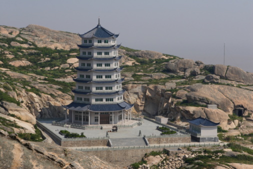 palaces on lakesChinese landscape gardens，Yantai, Shandong, China