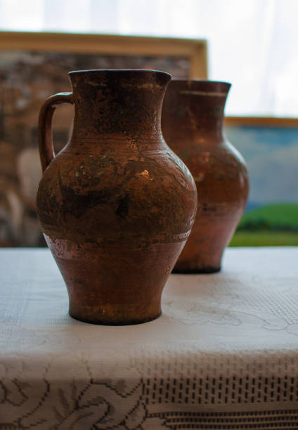 istock Ukrainian utensils made of clay 923407172