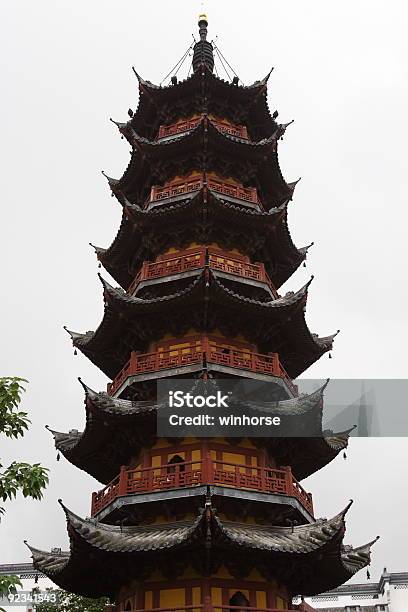Pagoda - Fotografie stock e altre immagini di Aiuola - Aiuola, Albero, Ambientazione esterna