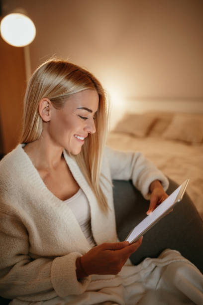 istock Catching up on her social media feeds 923441090