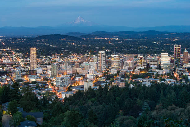 istock Night Skyline of Portland Oregon 923492012