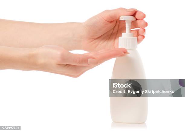 Weiße Seife Flasche Mit Spender In Der Hand Stockfoto und mehr Bilder von Shampoo - Shampoo, Pumps, Schieben