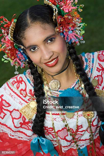 Photo libre de droit de Belle Fille Hispanique banque d'images et plus d'images libres de droit de Jupe - Jupe, République du Panama, Adolescent