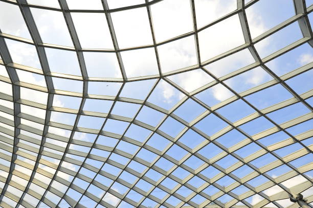 istock Geometric construction of steel structure 923515298