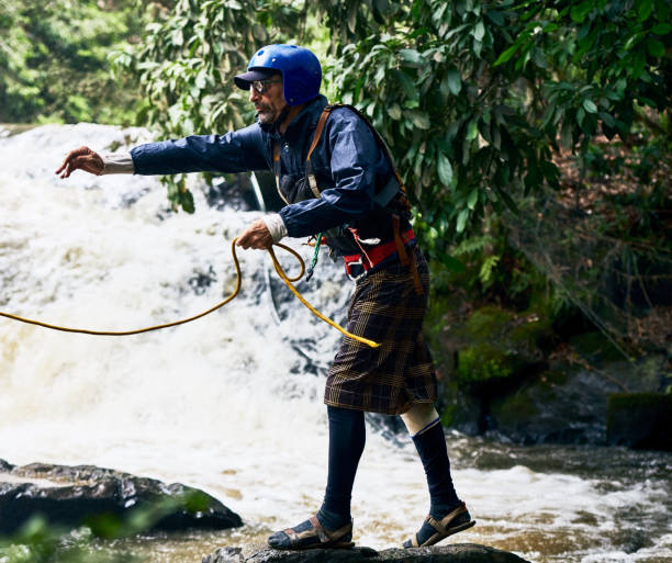 istock Hold on to the rope! 923537192