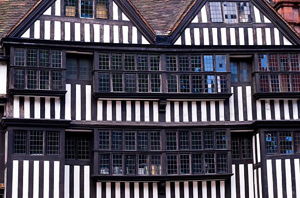 istock Olde Englande - 'Staples Inn', Holborn, London, built c1586 92357879