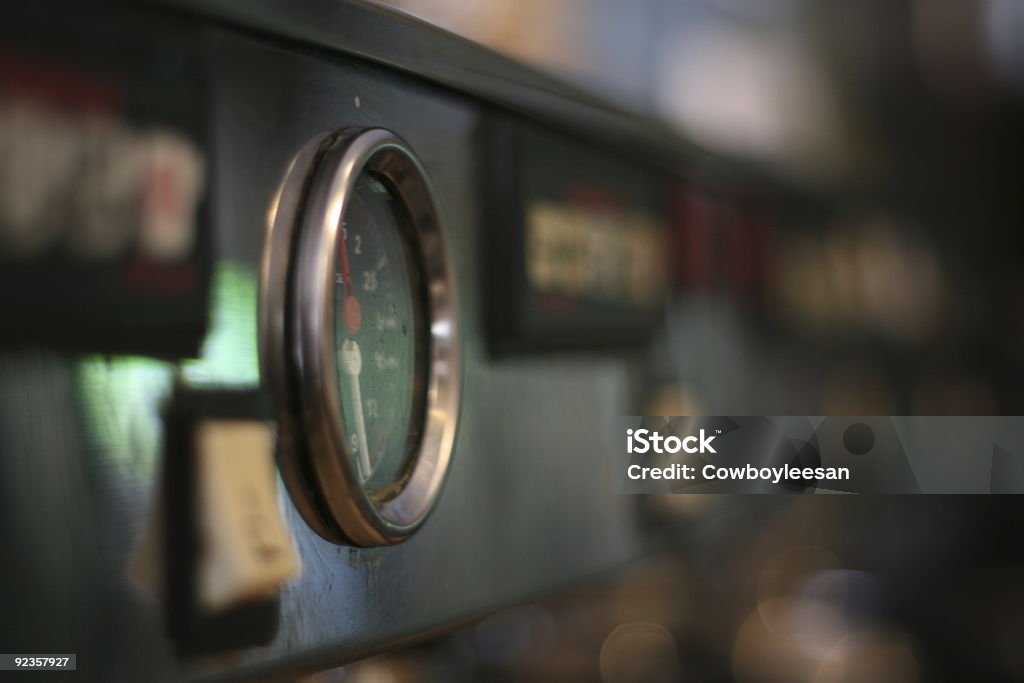 삼각대를 에스프레소 머신 - 로열티 프리 금속 스톡 사진
