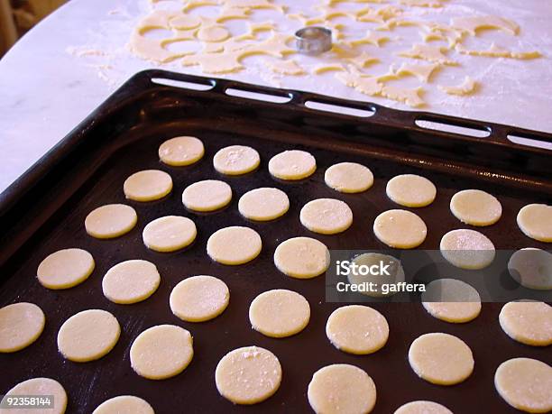 Cookies - Fotografias de stock e mais imagens de Alimento Básico - Alimento Básico, Biscoitos, Bolacha