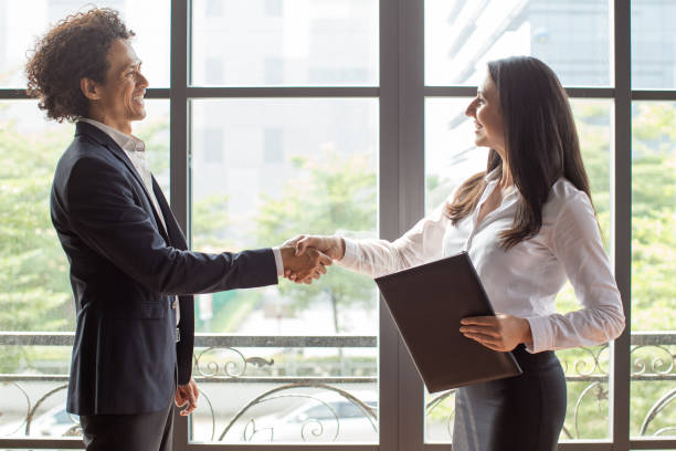istock Business people happy to meet each other 923582082