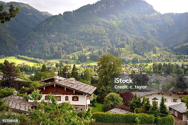 Photo libre de droit de Kitzbuehel En Autriche banque d'images et plus d'images libres de droit de Kitzbühel - Kitzbühel, Maison, Alpes européennes