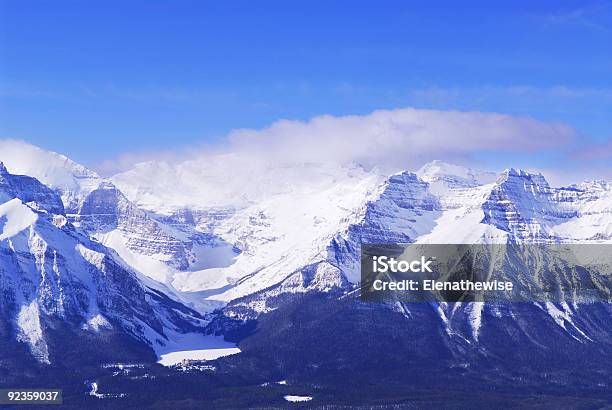 Photo libre de droit de Snowy Mountains banque d'images et plus d'images libres de droit de Alpes européennes - Alpes européennes, Beauté de la nature, Bleu