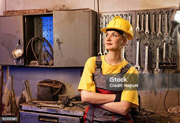 여성 공장 인부 강철에 대한 스톡 사진 및 기타 이미지 - 강철, 공장-산업 건물, 관능