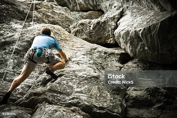 Arrampicata Su Roccia - Fotografie stock e altre immagini di Alpinismo - Alpinismo, Irriducibilità, Adulto