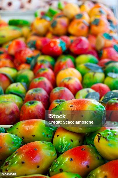 Foto de Marzipã Frutas Coloridas e mais fotos de stock de Aglomeração - Aglomeração, Alimentação Não-saudável, Amontoamento