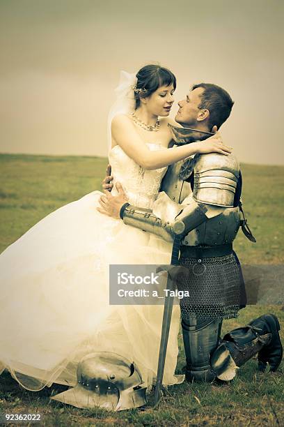 Amor Reuniãoprincesa Noiva E O Knight - Fotografias de stock e mais imagens de Medieval - Medieval, Casamento, Casado