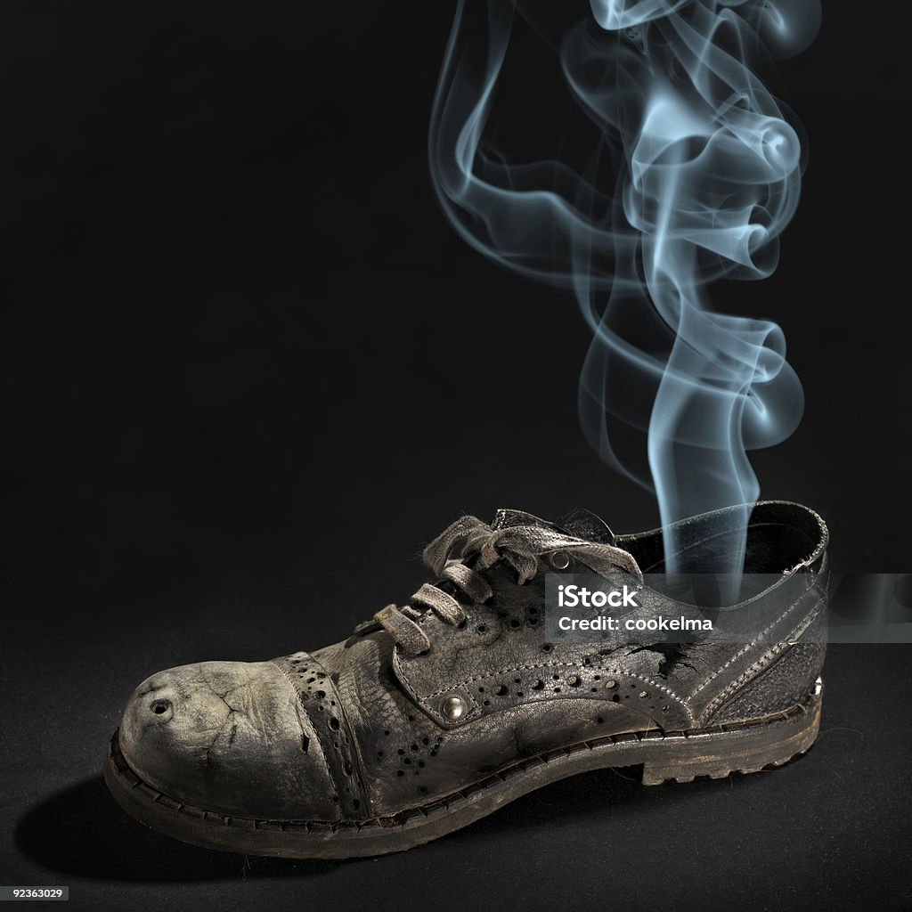 Старый разрозненной ботинки - Стоковые фото Веселье роялти-фри