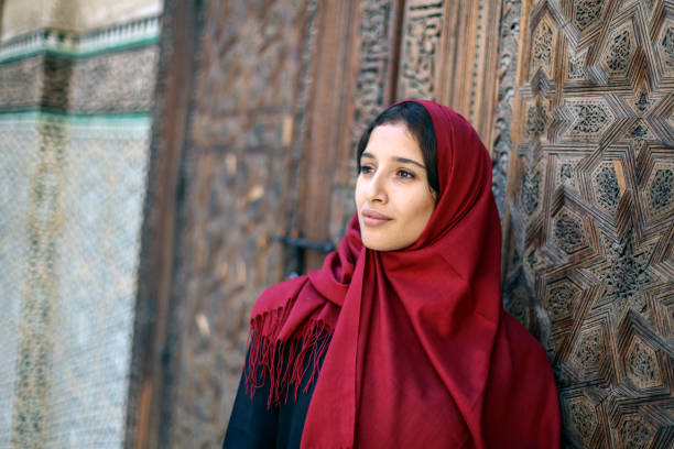 istock Arab woman in traditional clothing 923630588