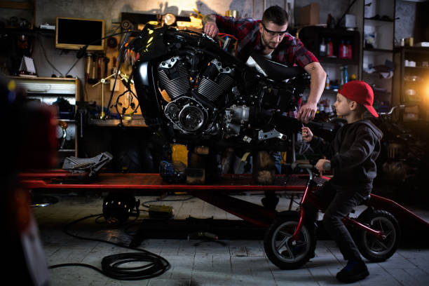 istock Motorcycle repair shop 923630832