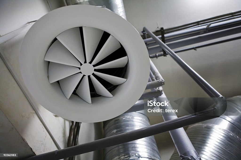 Système de tuyaux ventilation - Photo de Acier libre de droits