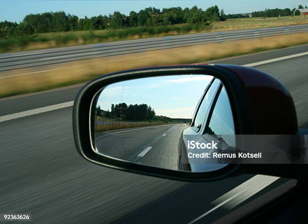 Rückseiteausblick Stockfoto und mehr Bilder von Außenspiegel - Außenspiegel, Bewegungsunschärfe, Blau