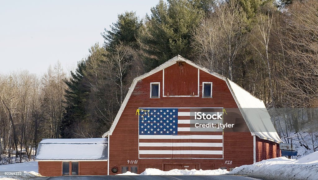 Flagge auf Scheune - Lizenzfrei Amerikanische Flagge Stock-Foto