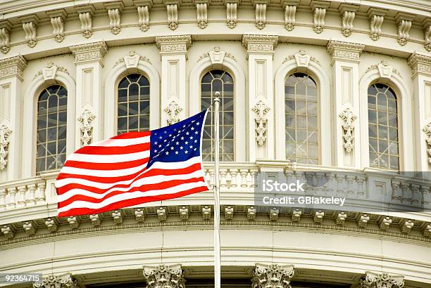 Capitolflagge Stockfoto und mehr Bilder von 4. Juli - 4. Juli, Abgeordnetenhaus, Amerikanische Flagge