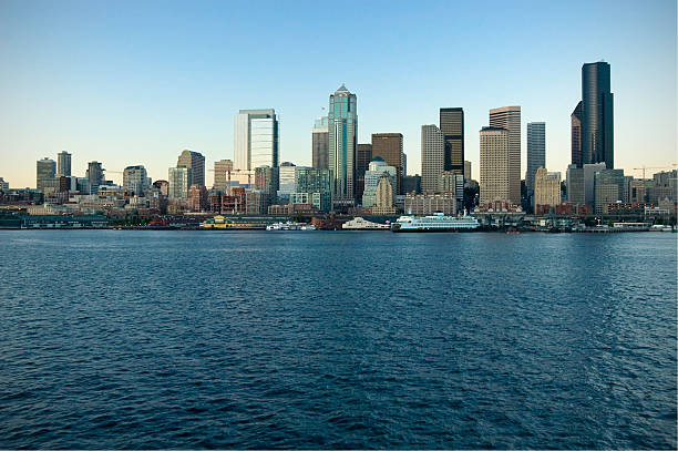 сиэтл даунтаун - ferry seattle washington state cruise ship стоковые фото и изображения