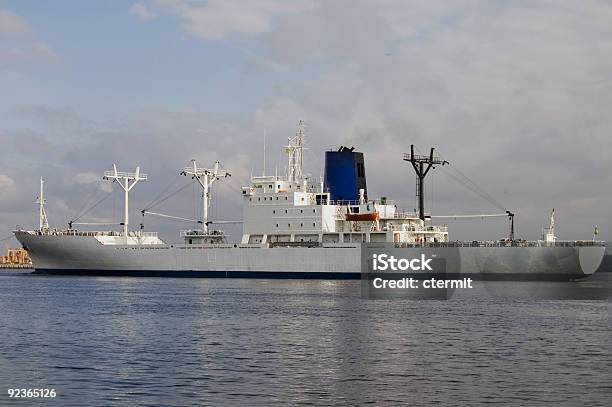 Schiff Auf Dem Fluss Stockfoto und mehr Bilder von Abschicken - Abschicken, Anlegestelle, Beladen