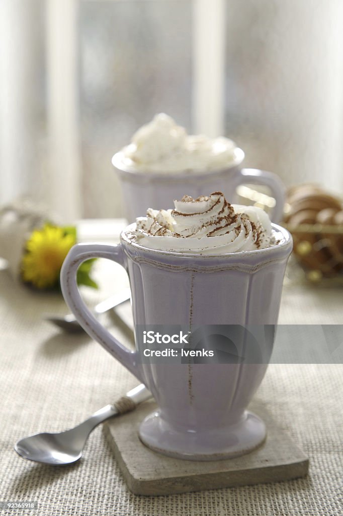 Morgen drink mit Schlagsahne - Lizenzfrei Aufschäumen Stock-Foto