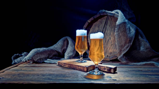 istock Beer next to the barrel 923660044