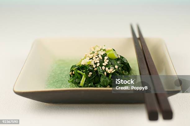 플라테 아시아 가미된 시금치 젓가락 0명에 대한 스톡 사진 및 기타 이미지 - 0명, 건강한 식생활, 그릇