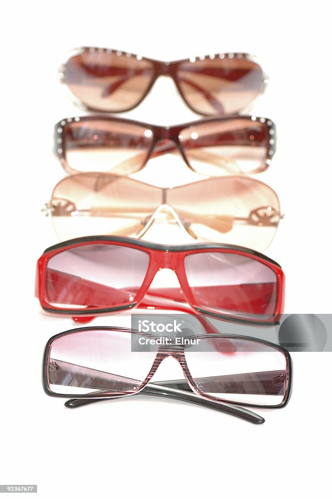 Varios gafas de sol aislado sobre el fondo blanco - Foto de stock de A la moda libre de derechos