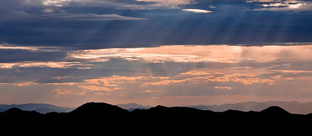 모하브 산 단궤 - panoramic california mountain range southwest usa 뉴스 사진 이미지