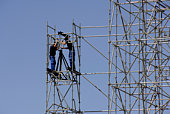 construction-worker-building.jpg?b=1&s=1