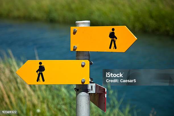 Fußgängerschild Stockfoto und mehr Bilder von Schild - Schild, Wandern, Schweiz