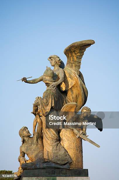 Photo libre de droit de Statue En Bronze banque d'images et plus d'images libres de droit de Altare Della Patria - Altare Della Patria, Art, Bleu