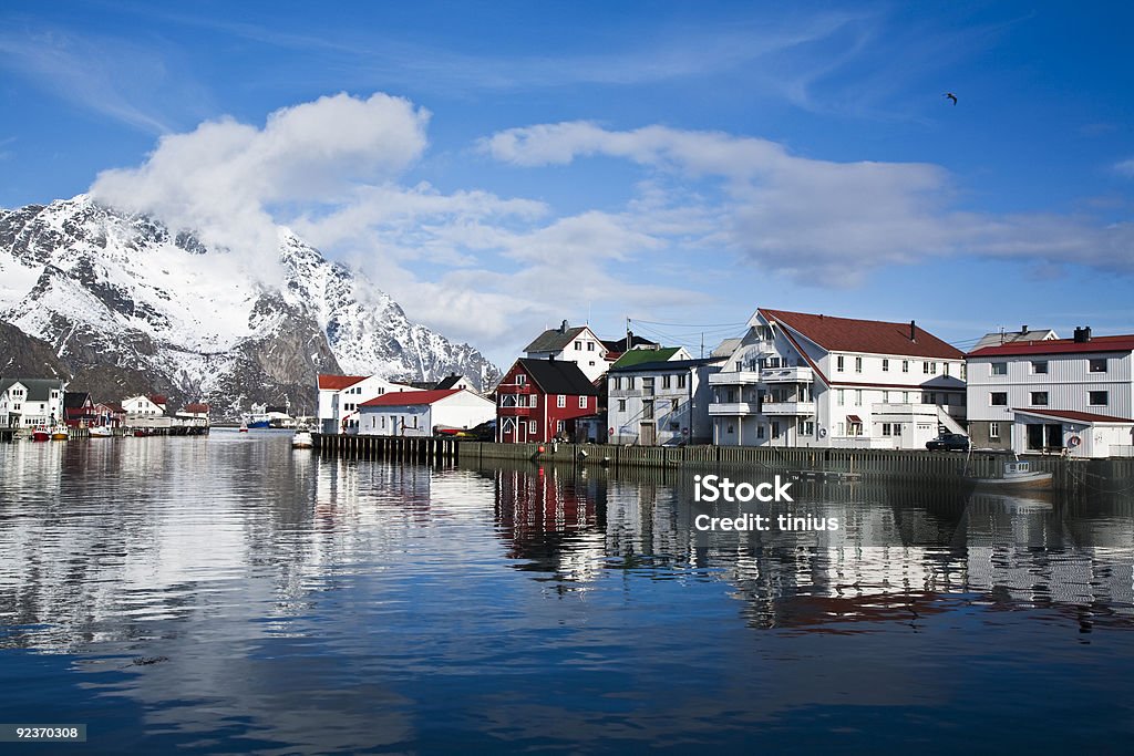 Henningsvaer Harbor - Zbiór zdjęć royalty-free (Bez ludzi)