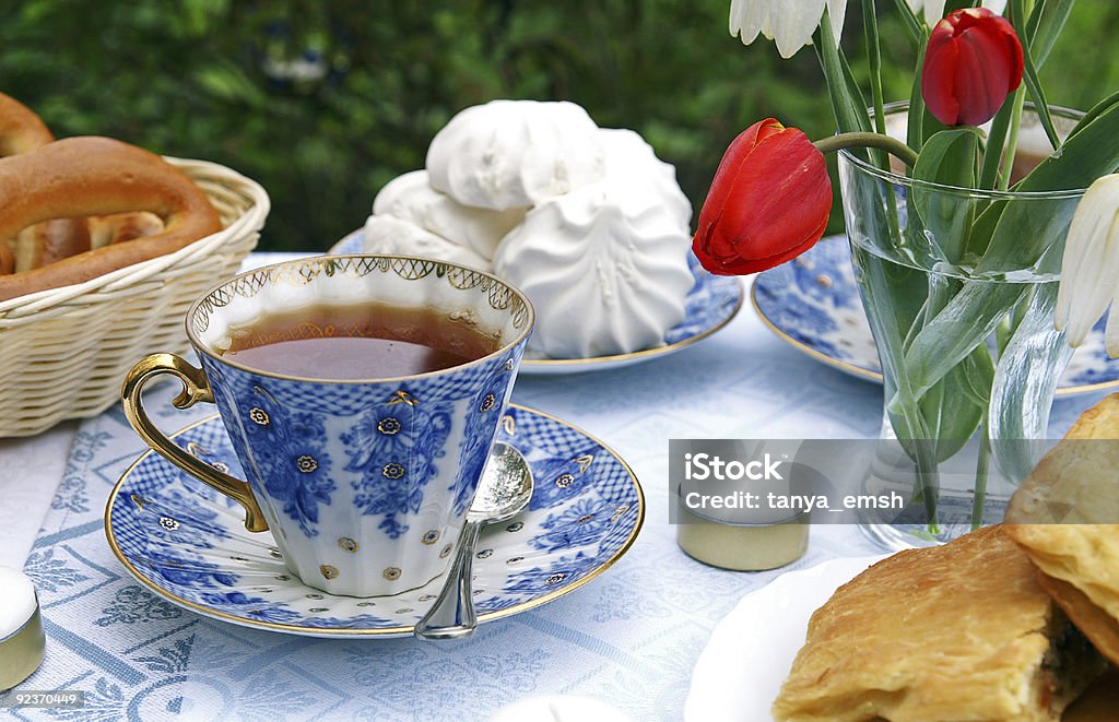 Thé de l'après-midi d'été-table - Photo de 5 heures libre de droits