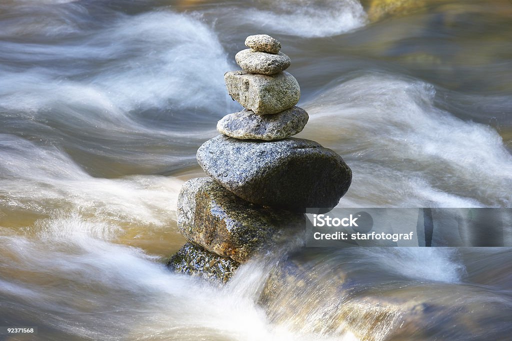 작은 watercourses 많은 stones - 로열티 프리 안정성 스톡 사진