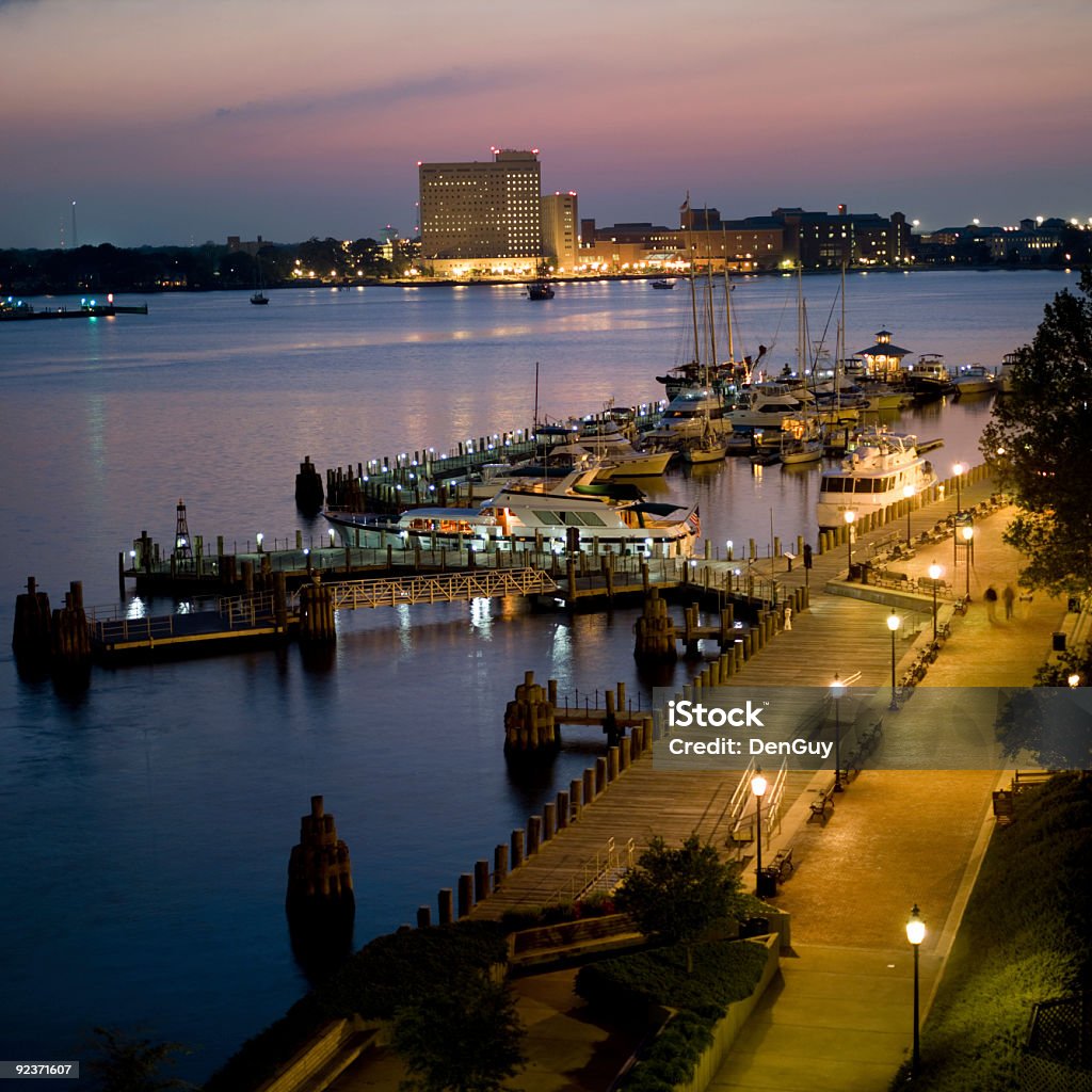 Marina e Porto de Norfolk, Virginia o Anoitecer - Royalty-free Norfolk - Virgínia Foto de stock