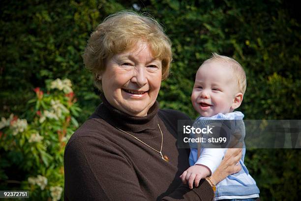 Foto de Avó e mais fotos de stock de 0-11 meses - 0-11 meses, 6-11 meses, Adulto