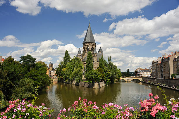 River with cathedral in the center of a fork