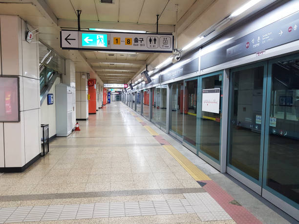 subway station, republic of korea - democratic peoples republic of north korea imagens e fotografias de stock