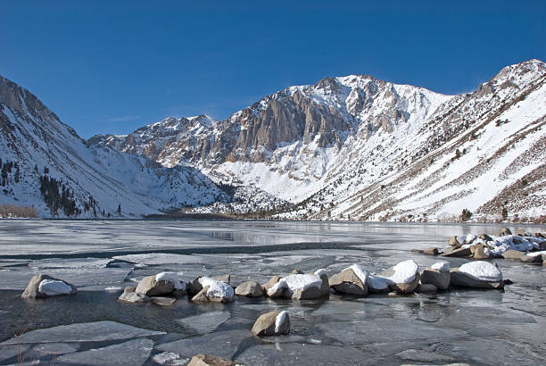 convict 湖 - convict lake ストックフォトと画像